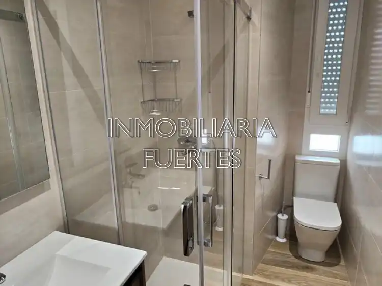 Flat for rent in Calle Demetrio de los Ríos, Las Ventas