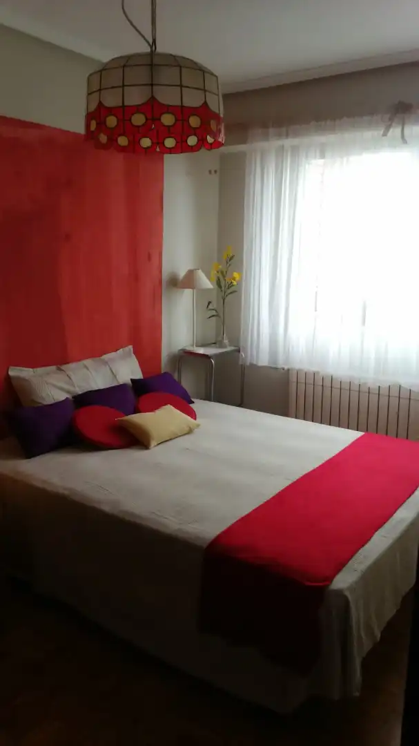 Habitación de Apartamento de alquiler en Zaragoza con Calefacción, Parquet y Amueblado