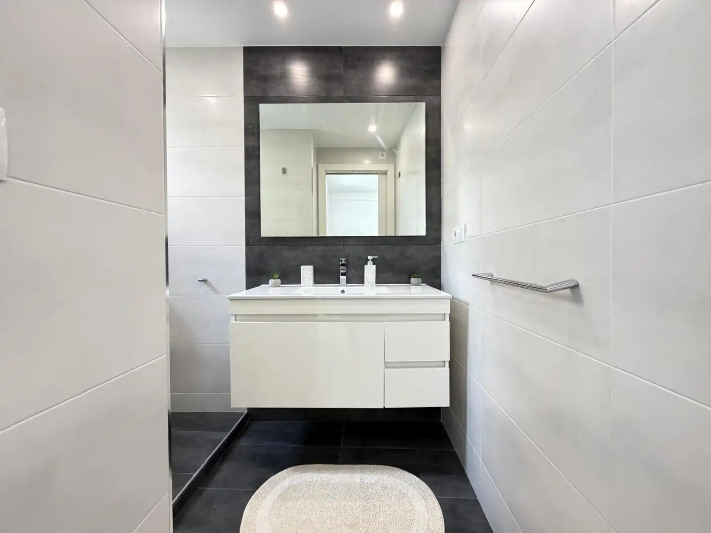Baño de Ático en venta en Torrevieja con Aire acondicionado, Calefacción y Amueblado