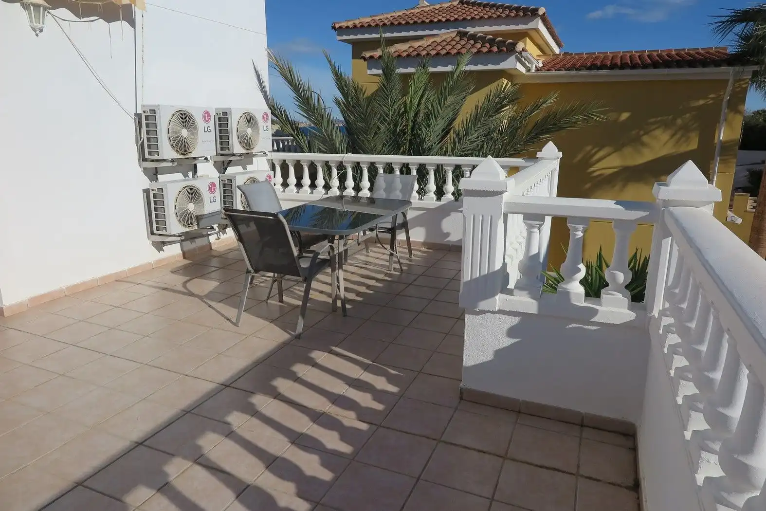Terrassa de Casa o xalet en venda en El Campello amb Aire condicionat, Jardí privat i Terrassa