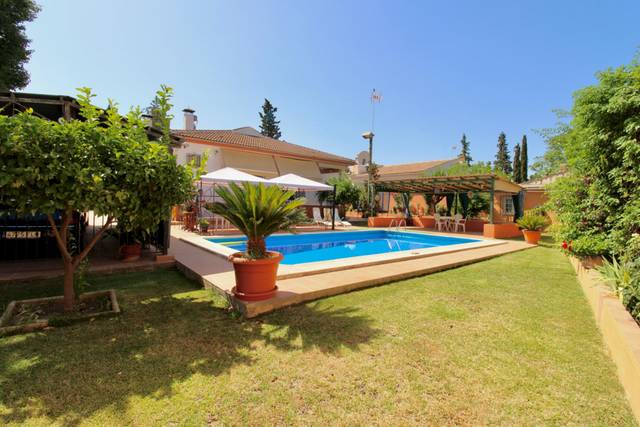 Casa-chalet en Venta en Calle de la Buenavista en Residencial Triana - Barrio Alto