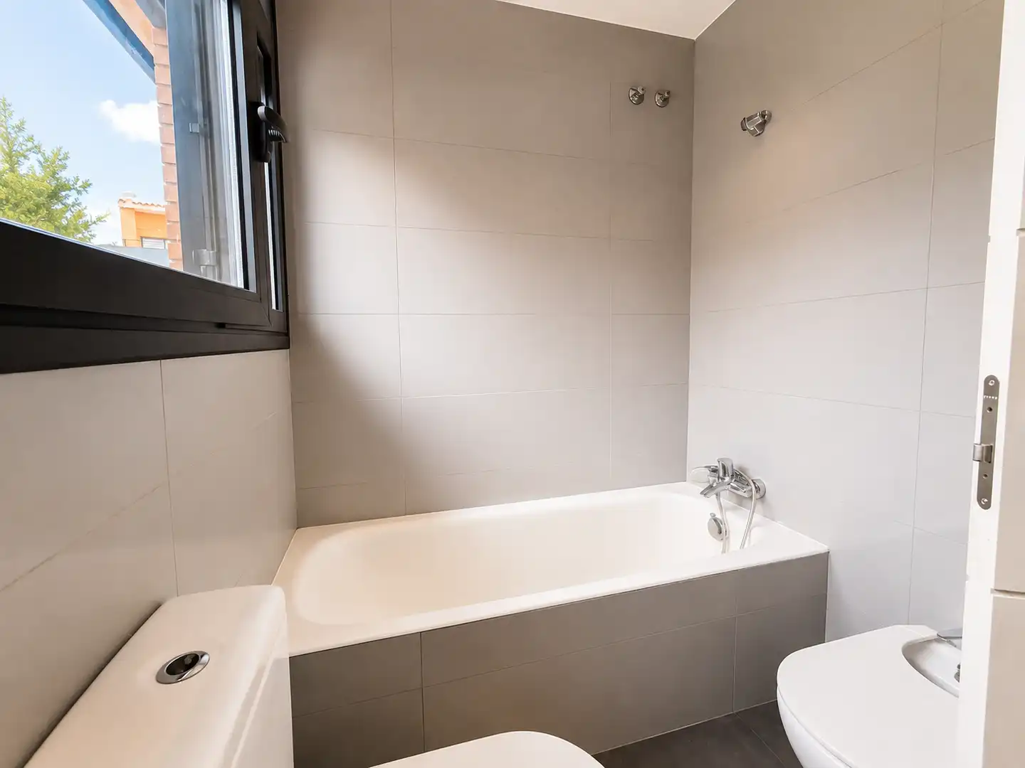 Bany de Casa adosada en venda en Girona amb Calefacció i Terrassa