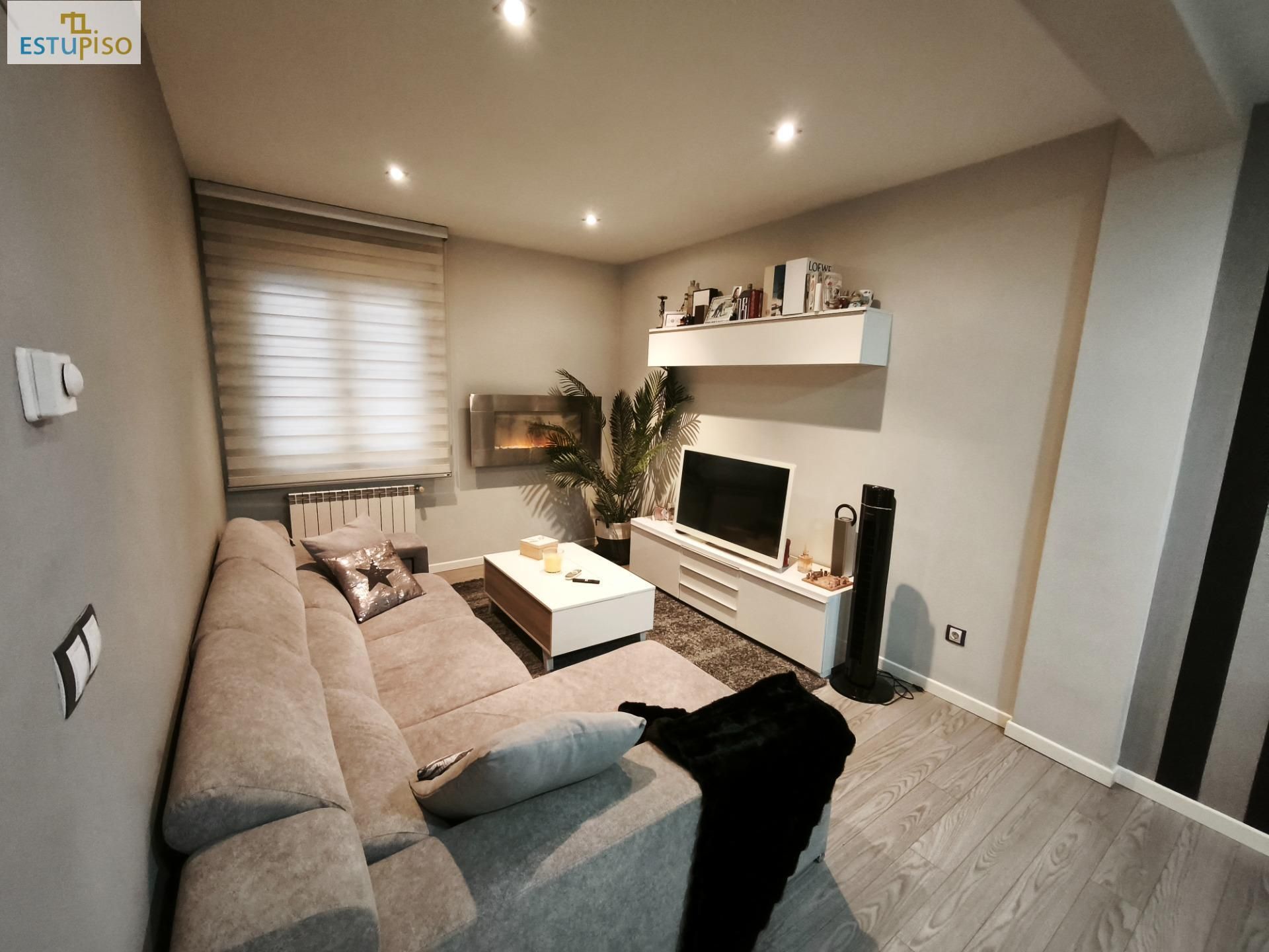 Sala d'estar de Pis en venda en Vitoria - Gasteiz amb Calefacció, Terrassa i Traster