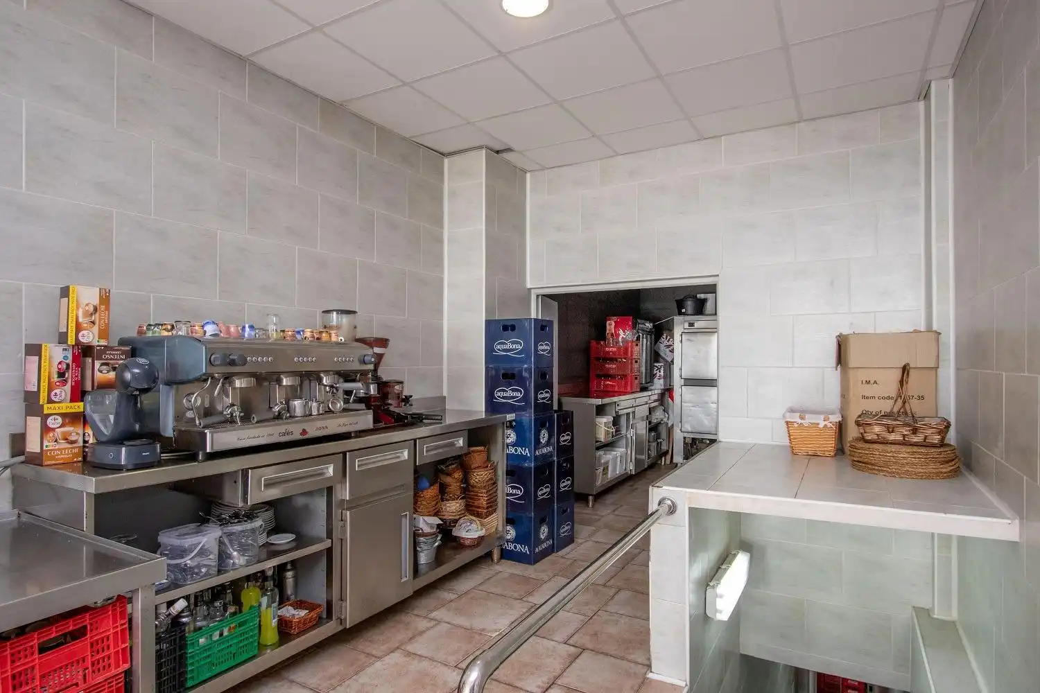 Cocina de Local en venta en Castellón de la Plana / Castelló de la Plana con Aire acondicionado