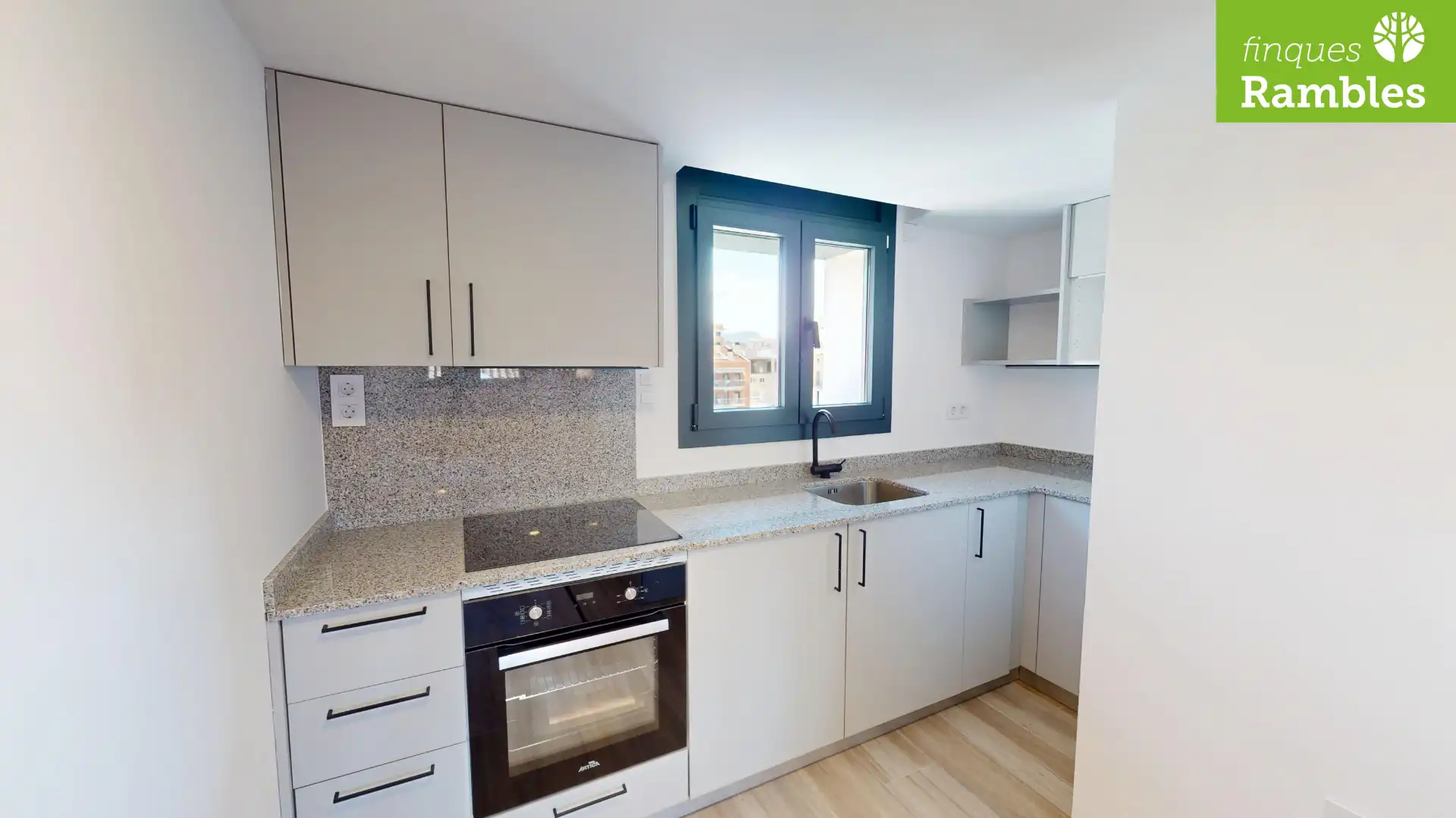 Neubau-Wohnung mit Aufzug zum Verkauf in Carrer del Pare Mariano 1