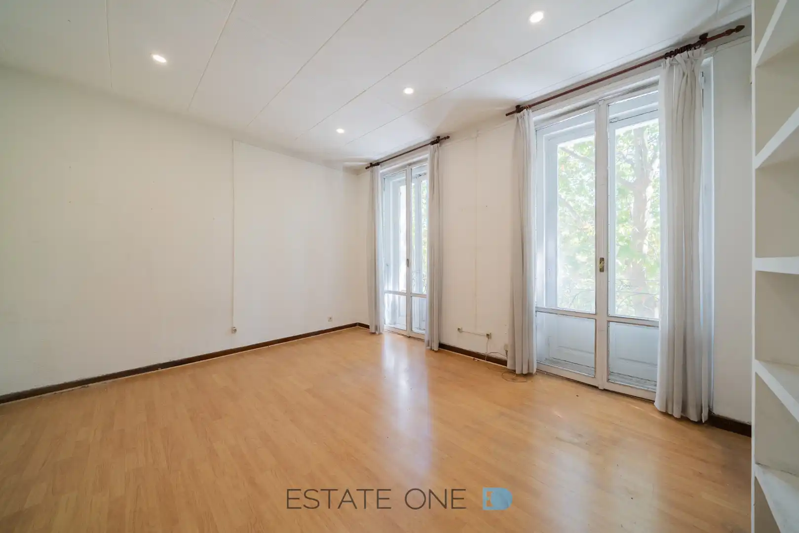 Flat with terrace for sale in Retiro