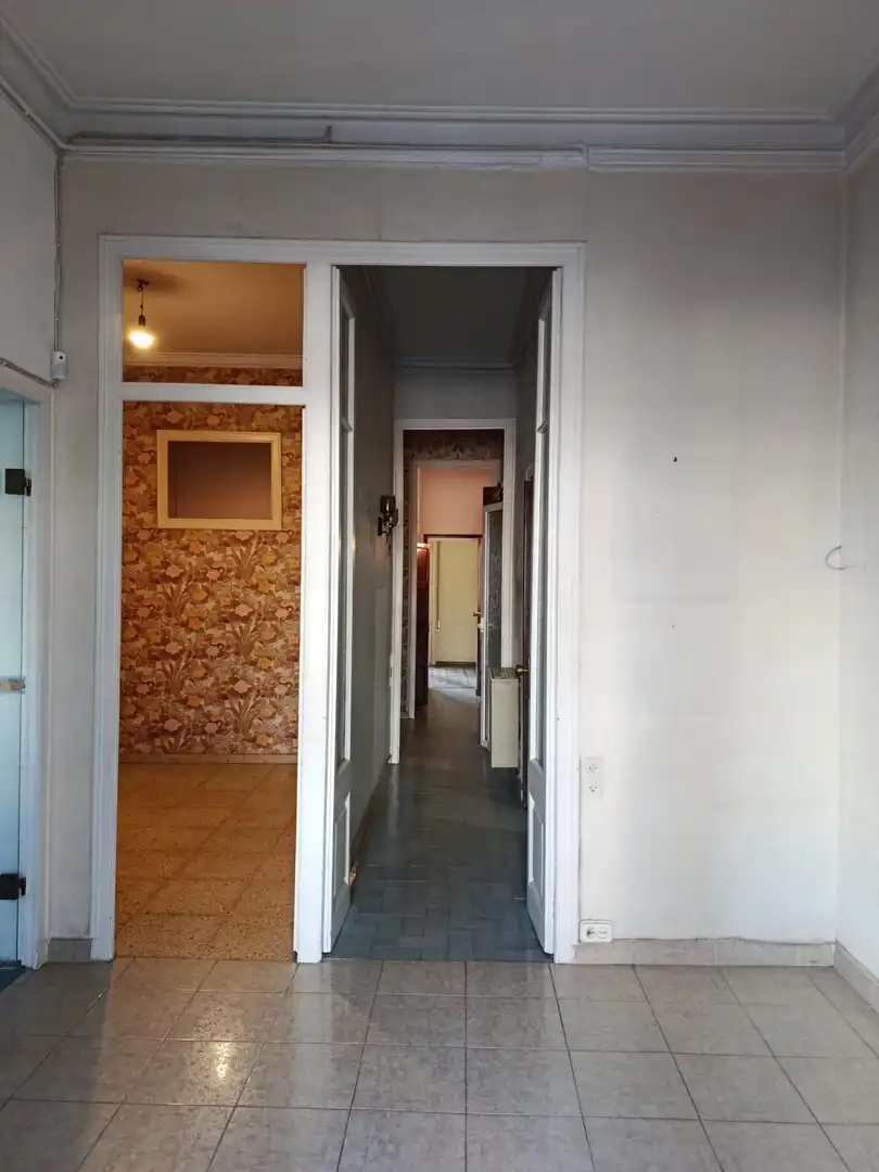 Piso en venta en Barcelona con Calefacción y Balcón