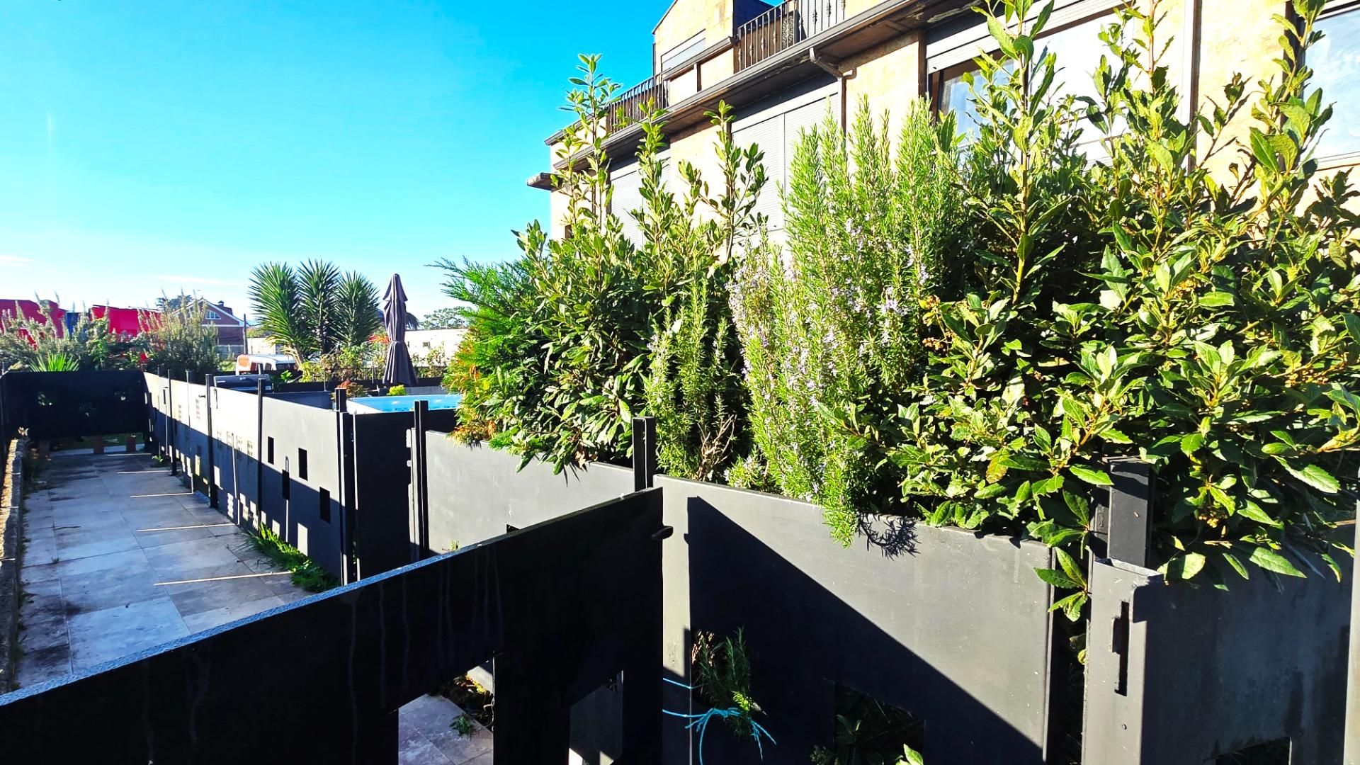 Jardí de Casa adosada en venda en Miengo amb Calefacció, Terrassa i Balcó