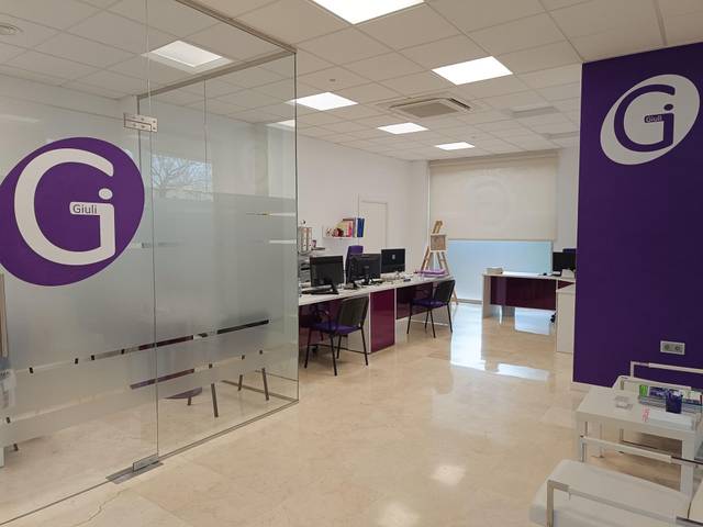 Local comercial en Venta en Parque Alcosa