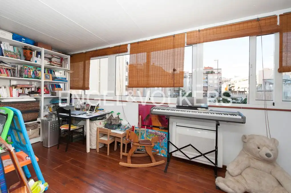 Flat for sale in Barcelona  with Air Conditioner, Heating and Parquet flooring