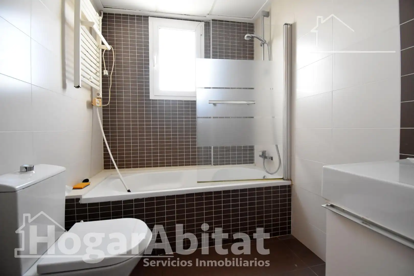 Bany de Àtic en venda en L'Alqueria de la Comtessa amb Parquet i Terrassa