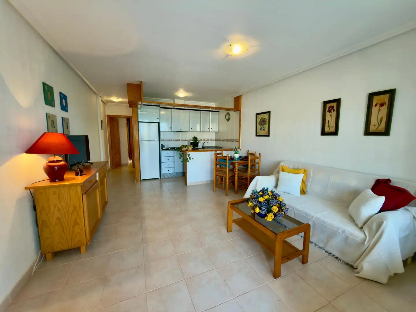 Sala de estar de Casa o chalet en venta en Torrevieja con Jardín privado, Amueblado y Piscina comunitaria