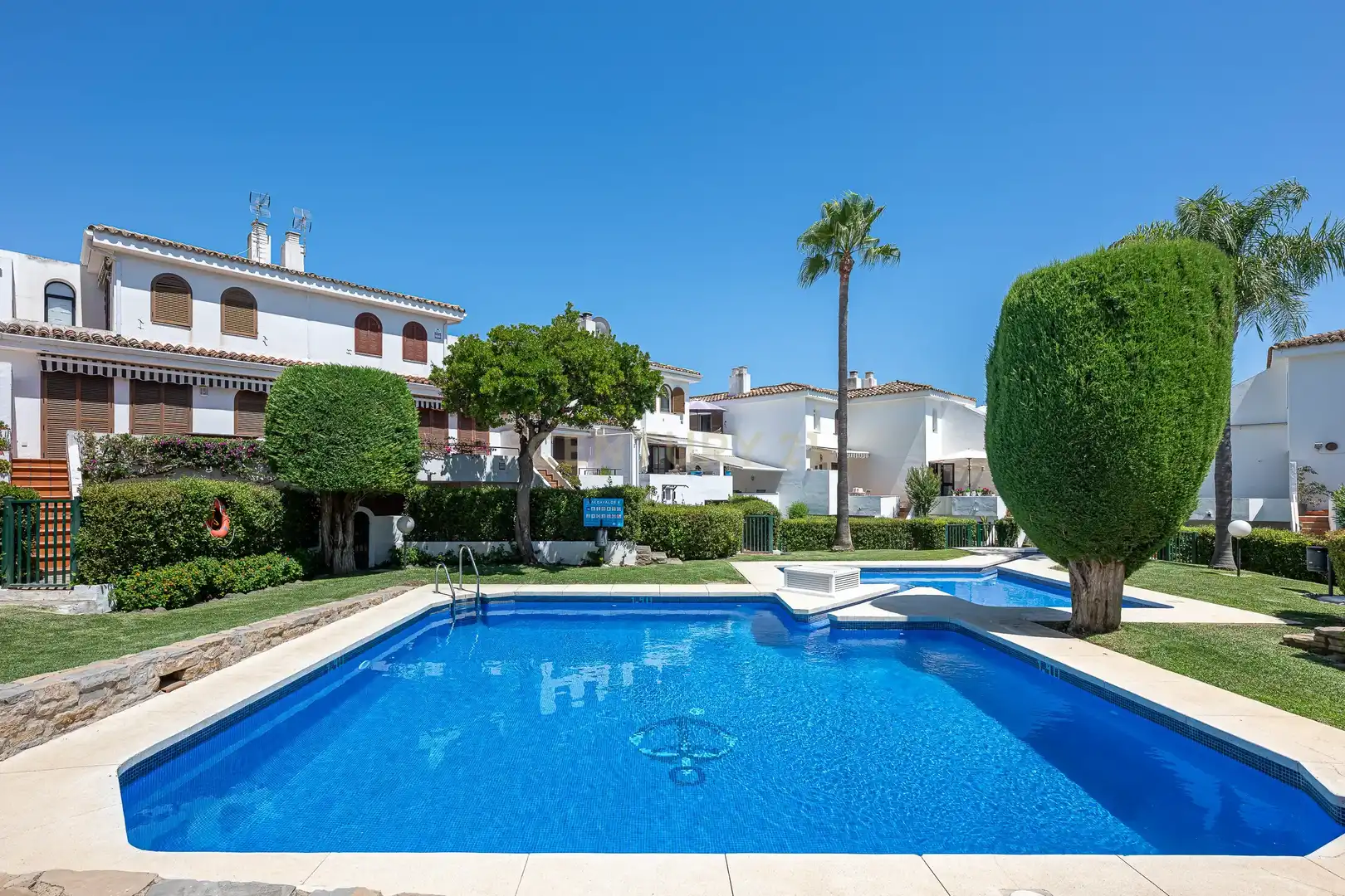 Jardí de Casa adosada en venda en Estepona amb Jardí privat, Forn i Rentadora
