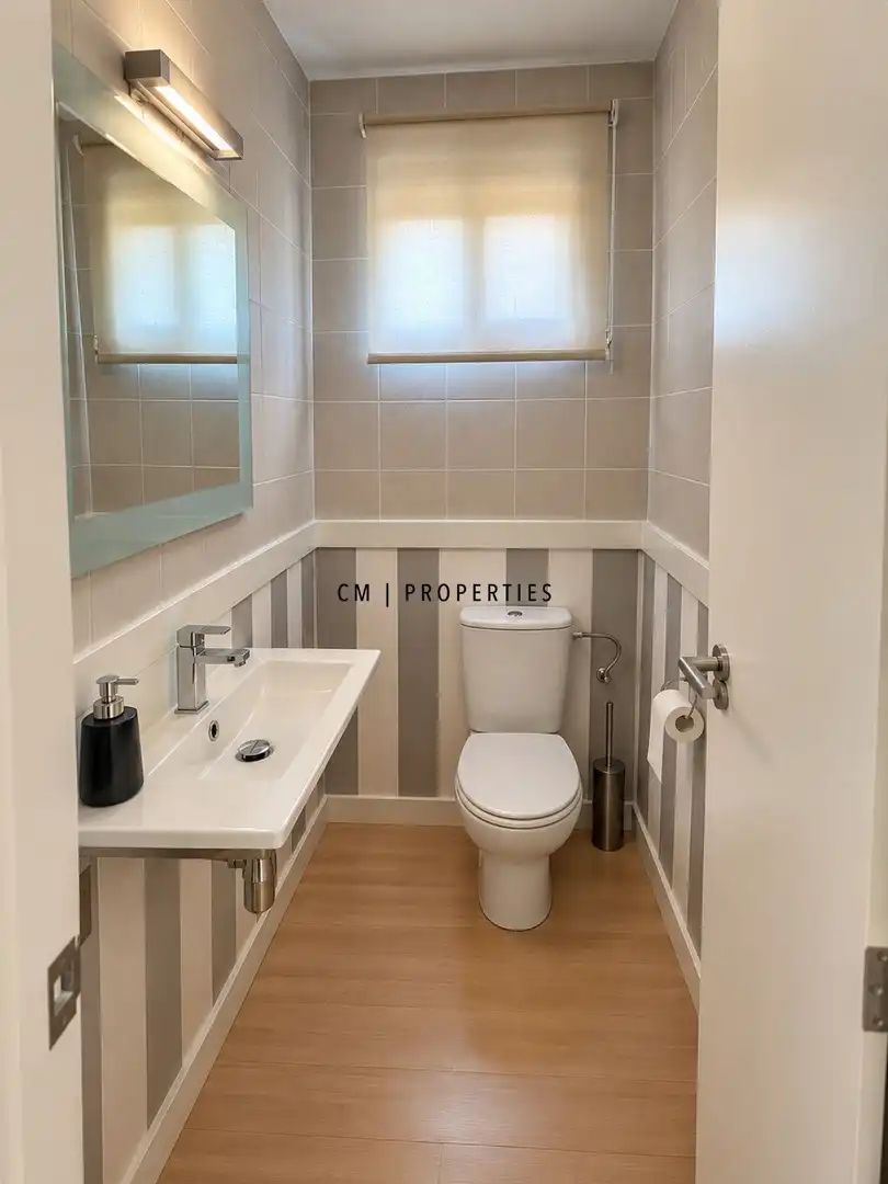 Bathroom of Detached homes for rent in Campolivar