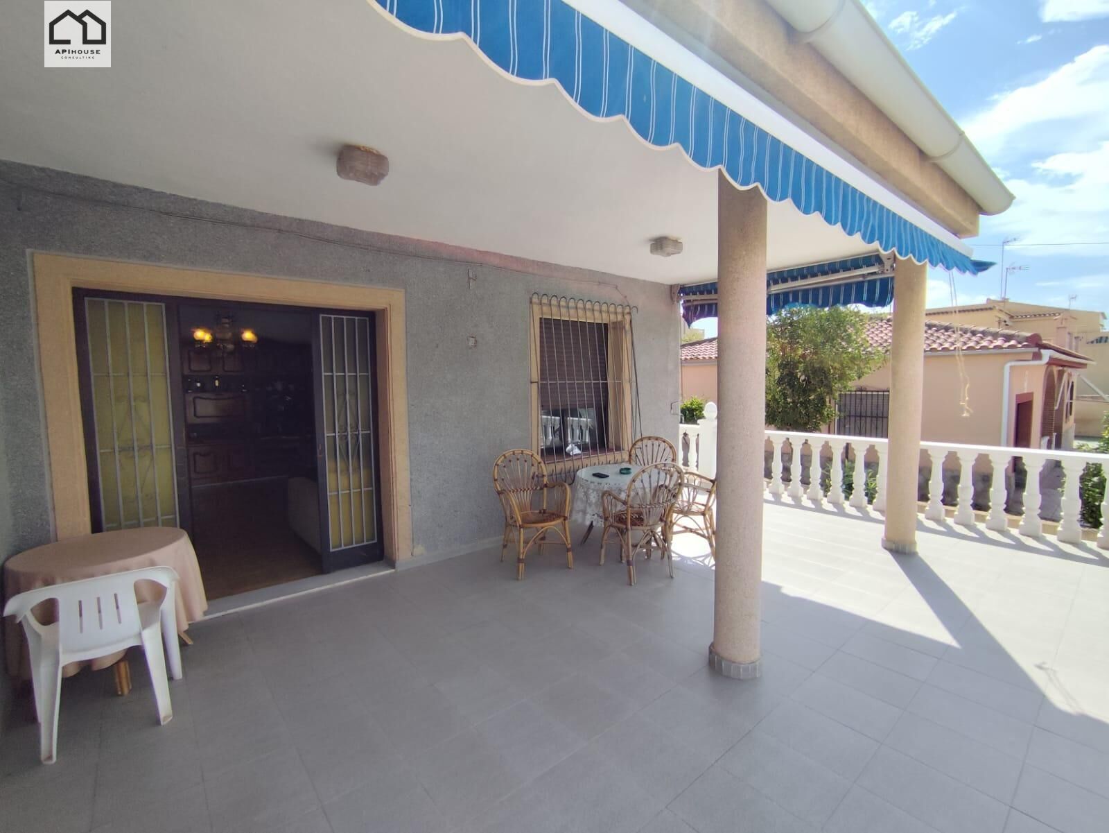 House or chalet for sale in Torrevieja  with Air Conditioner