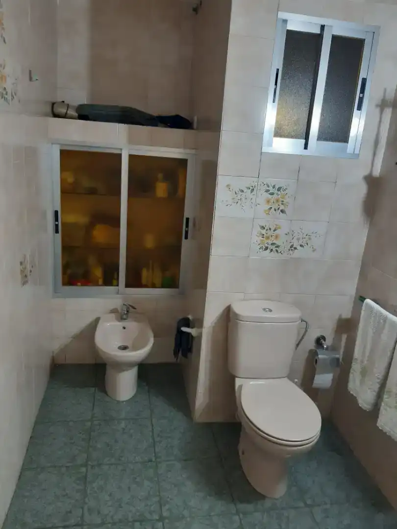 Baño de Piso para compartir en L'Olivereta