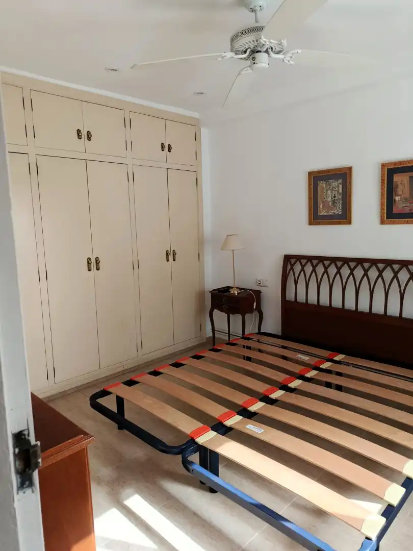Habitación de Piso en venta en Castellón de la Plana / Castelló de la Plana con Amueblado, Horno y Lavadora