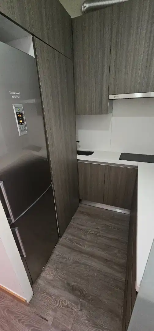 Cuina de Pis de lloguer en Madrid amb Aire condicionat, Calefacció i Moblat