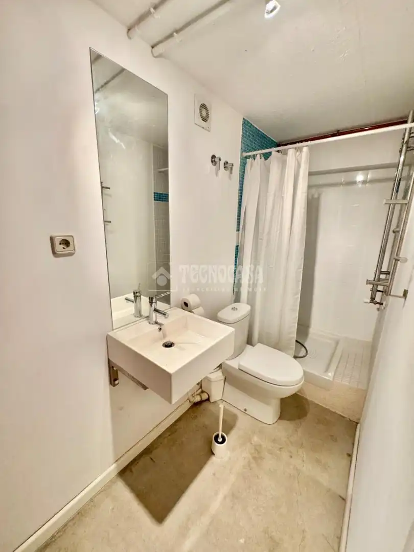 Baño de Casa adosada en venta en Yunquera de Henares con Aire acondicionado y Calefacción
