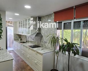 Cuina de Casa adosada en venda en San Javier amb Aire condicionat, Calefacció i Jardí privat