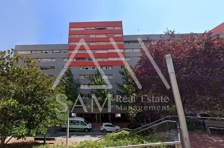 Vista exterior de Planta baja en venta en Barcelona con Calefacción