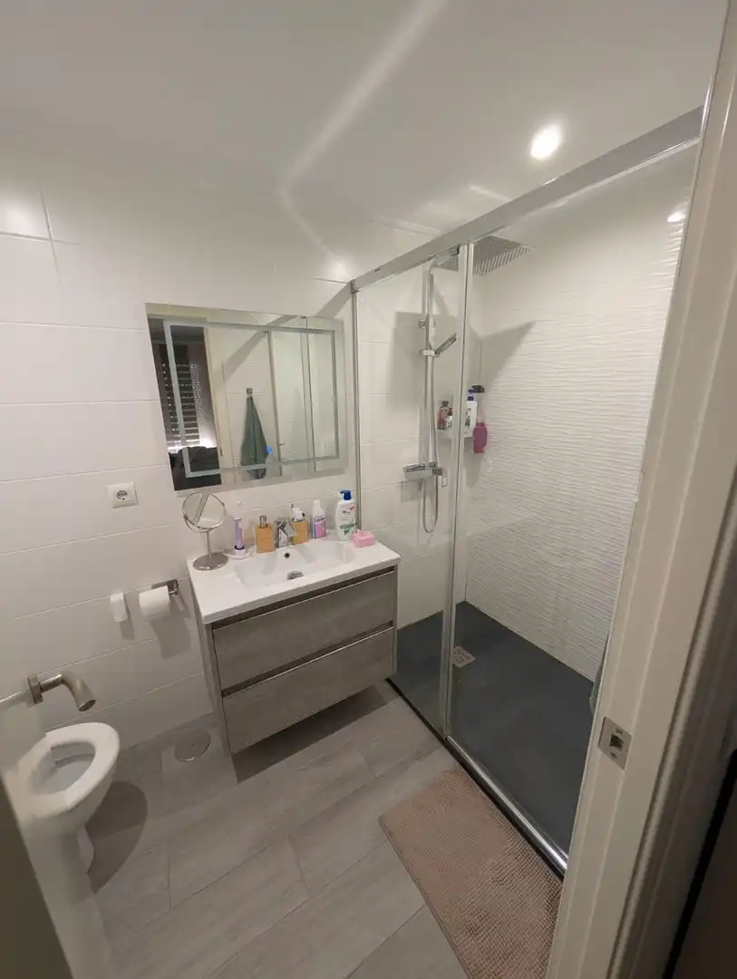 Badezimmer von Wohnung zum Verkauf in Utrera mit Klimaanlage, Parkett und Abstellraum