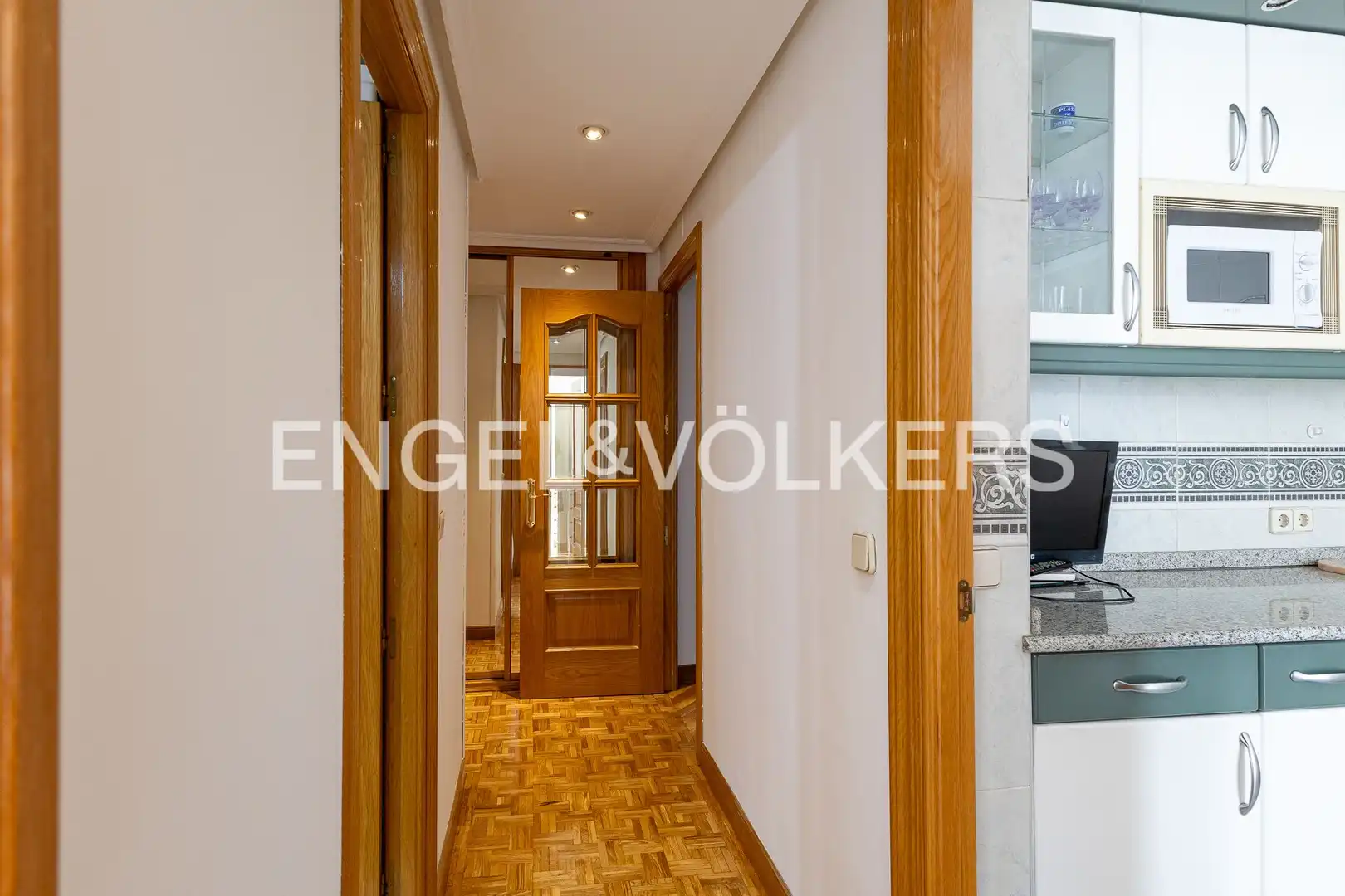 Flat for rent in Madrid  with Air Conditioner, Heating and Private garden
