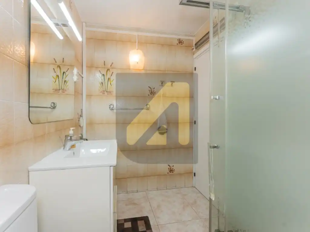 Bany de Apartament en venda en Barcelona