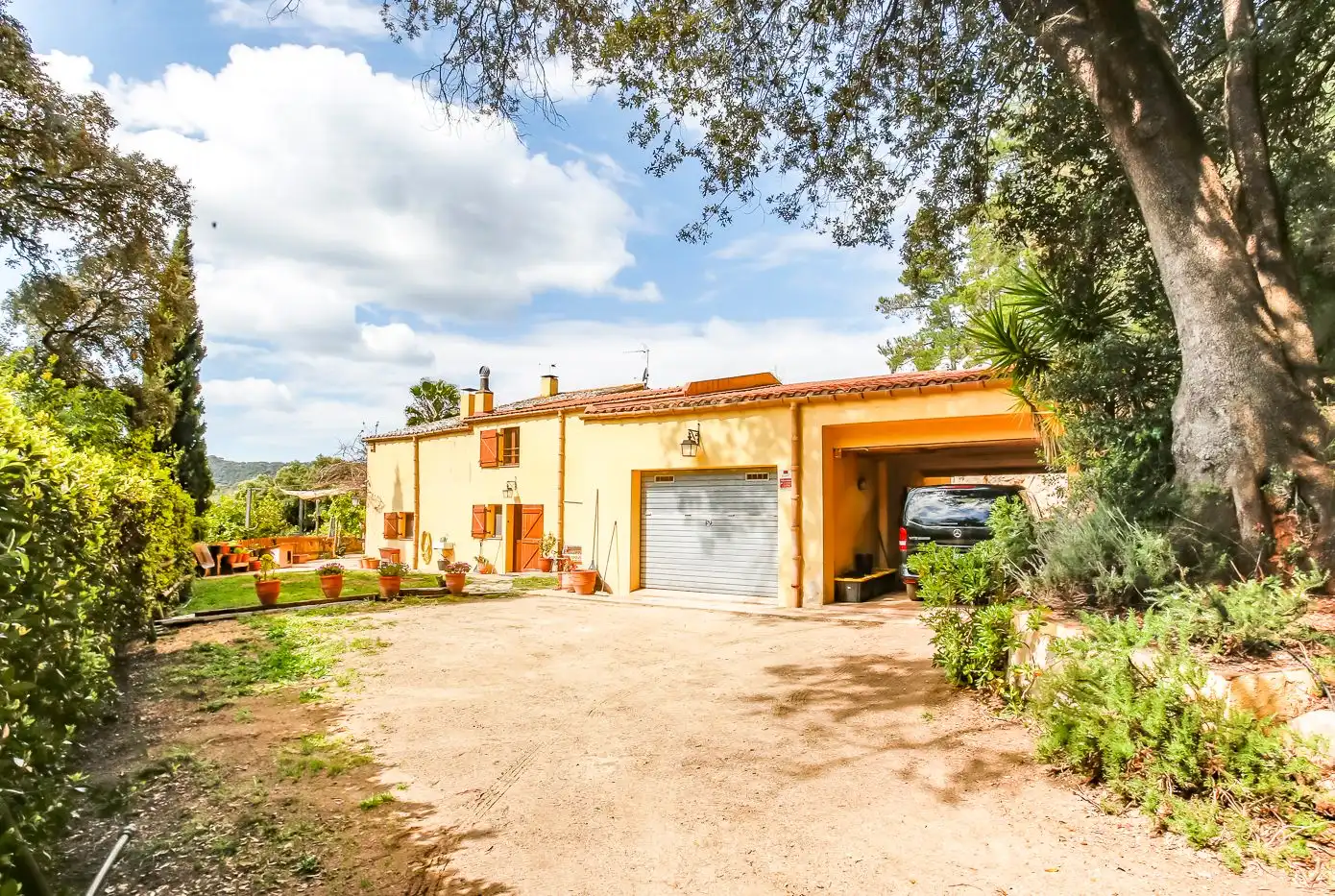 Vista exterior de Finca rústica en venta en Sant Iscle de Vallalta con Calefacción, Terraza y Trastero