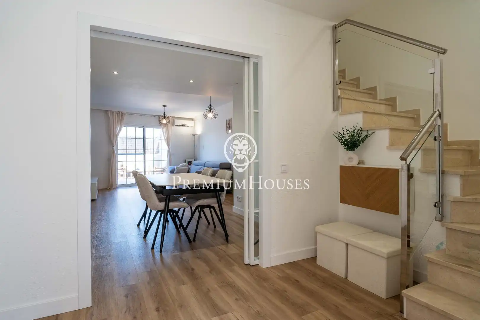 Detached homes for sale in Vilanova i la Geltrú  with Air Conditioner, Heating and Storage room