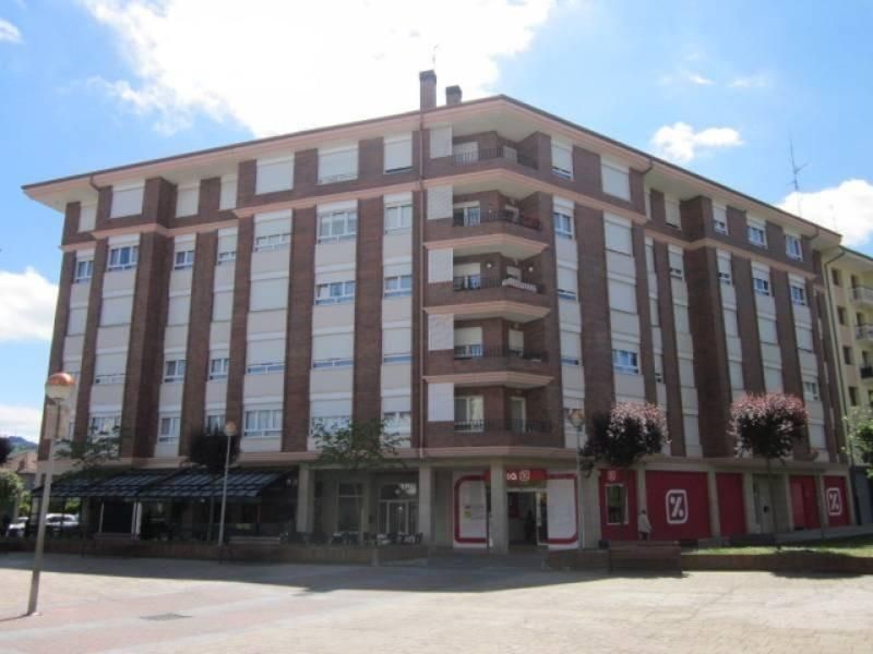 Vista exterior de Piso en venta en Usansolo con Trastero y Balcón