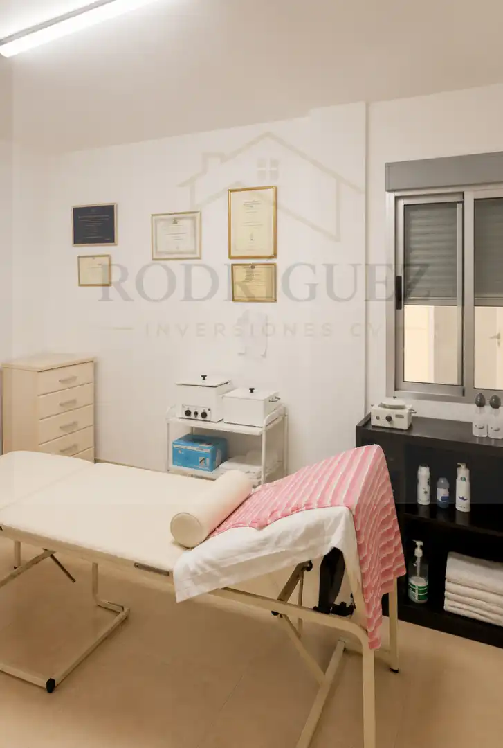 Erdgeschosswohnung mit Pool zum Verkauf in Carrer de República, imagen 19