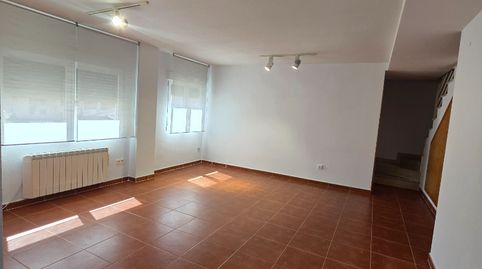 Foto 3 von Maisonette zum Verkauf in Calle de Cataluña, Serranillos del Valle, Madrid