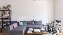 Sala d'estar de Apartament en venda en  Barcelona Capital amb Aire condicionat i Balcó