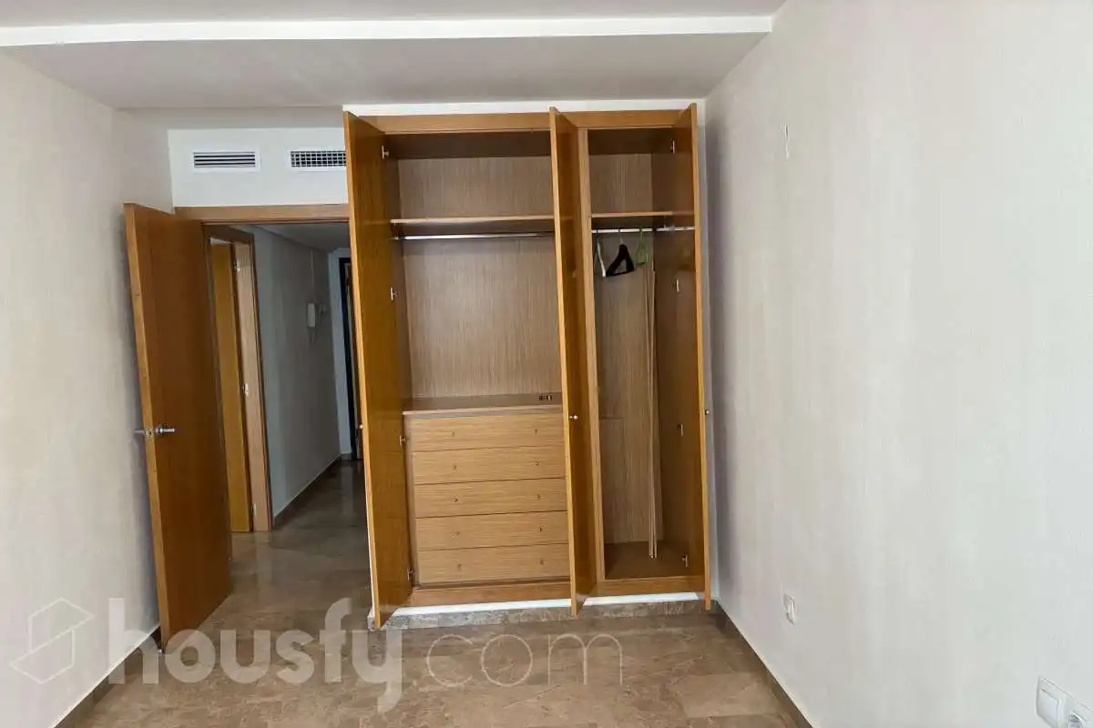 Bedroom of Flat for rent in Valencia  with Air Conditioner, Storage room and Balcony