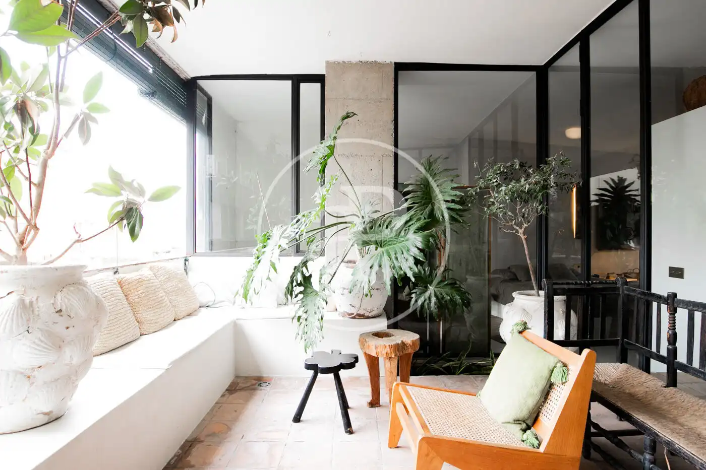 Sala de estar de Piso en venta en Barcelona con Calefacción, Terraza y Amueblado