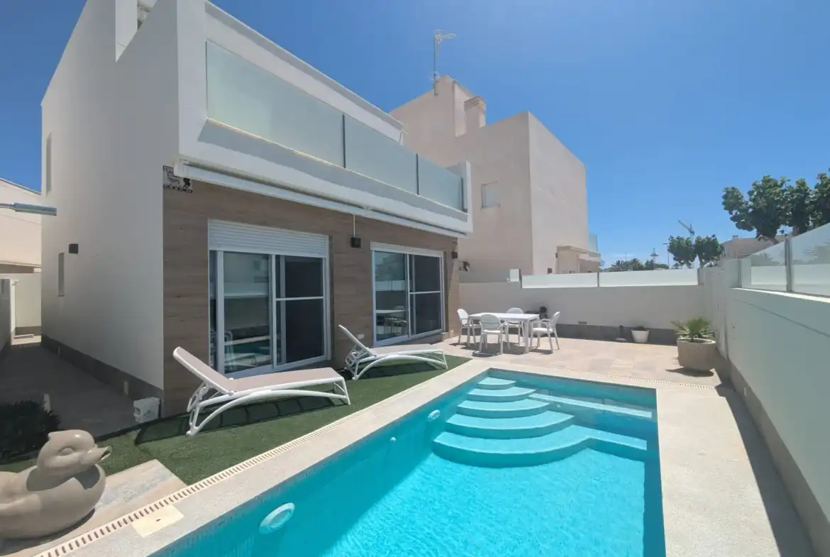 Chalet en venta en Calle Alonso Cano