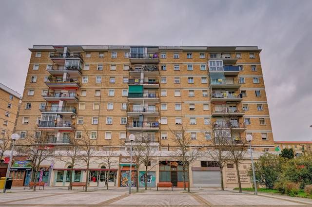 Local comercial en Venta en Pamplona-Iruña - DOCTOR GORTARI, 3 en San Jorge