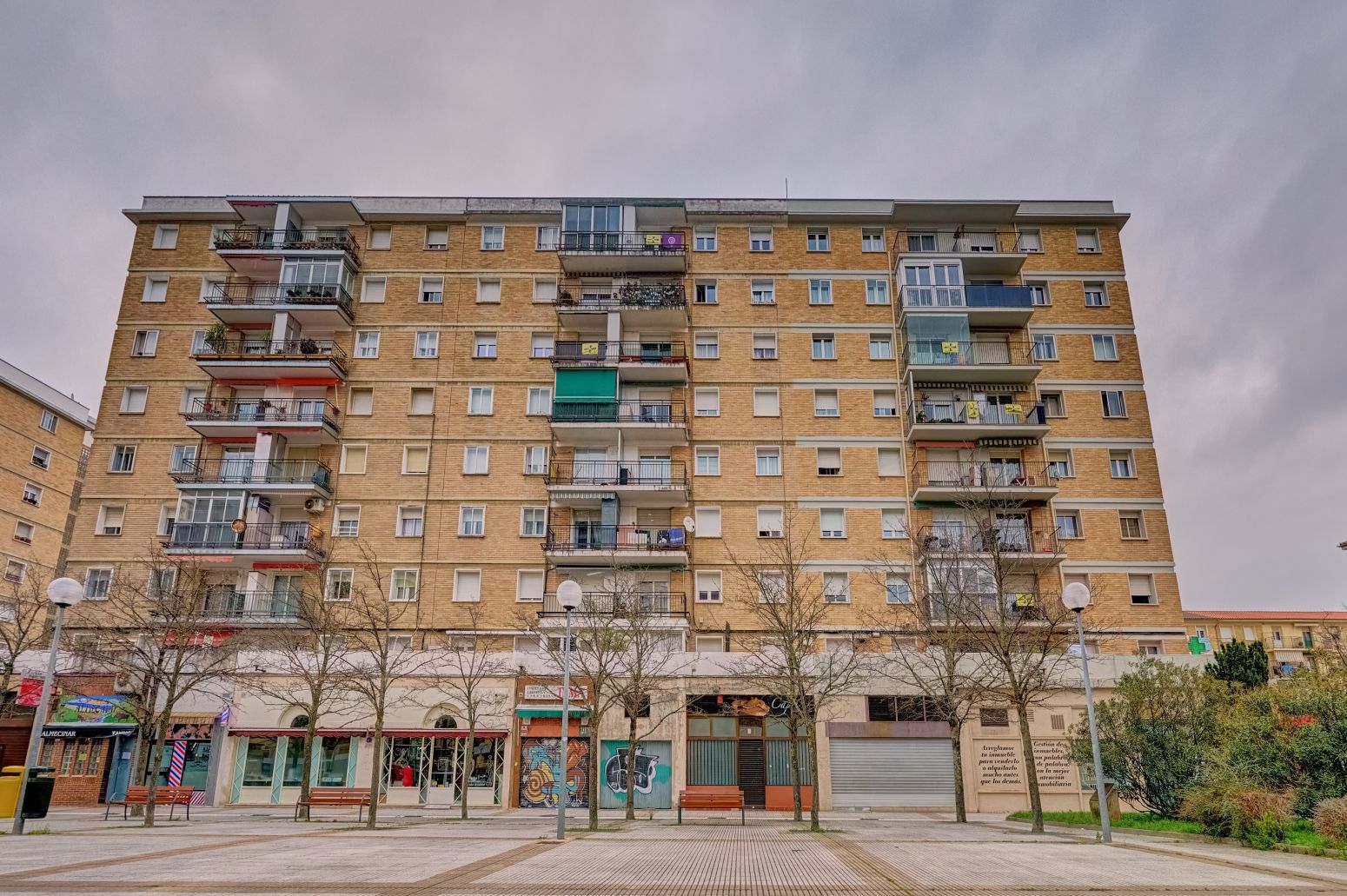 Vista exterior de Local en venta en  Pamplona / Iruña con Terraza