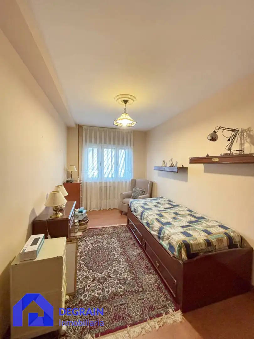 Habitación de Piso de alquiler en Oviedo  con Calefacción, Terraza y Trastero