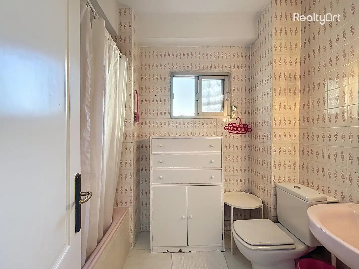 Bathroom of Flat for sale in Sevilla  with Air Conditioner, Terrace and Balcony