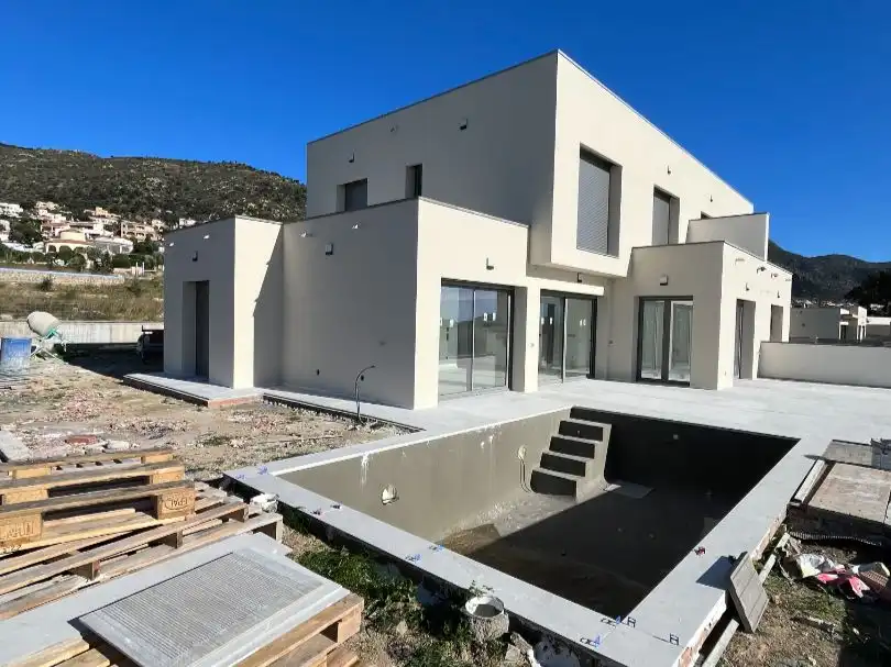 Semi-detached house with garden for sale in Carrer Holanda 11, imagen 2