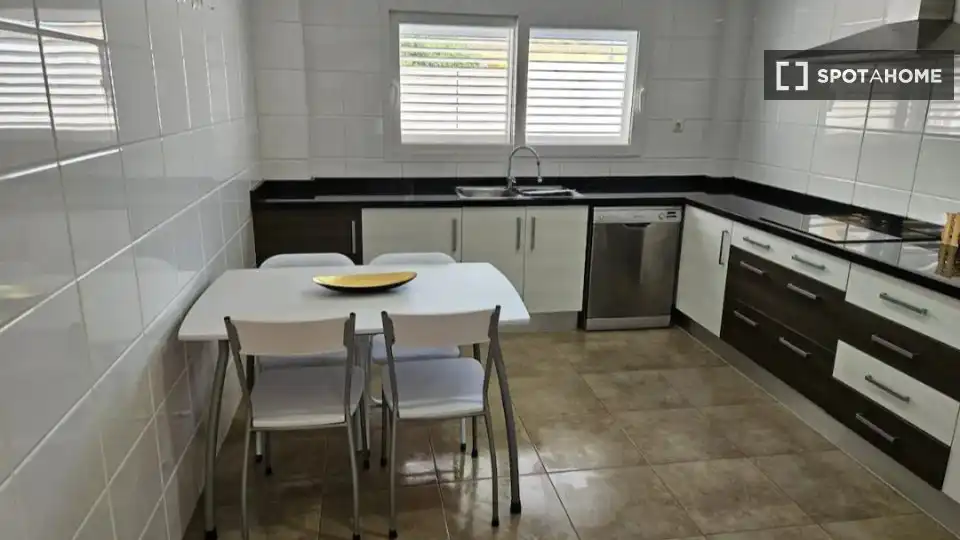 Room in El Marenyet