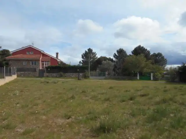 Residential zum Verkauf in Navalperal de Pinares