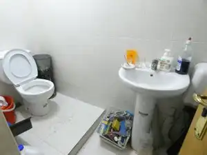 Bany de Local de lloguer en Valencia amb Aire condicionat