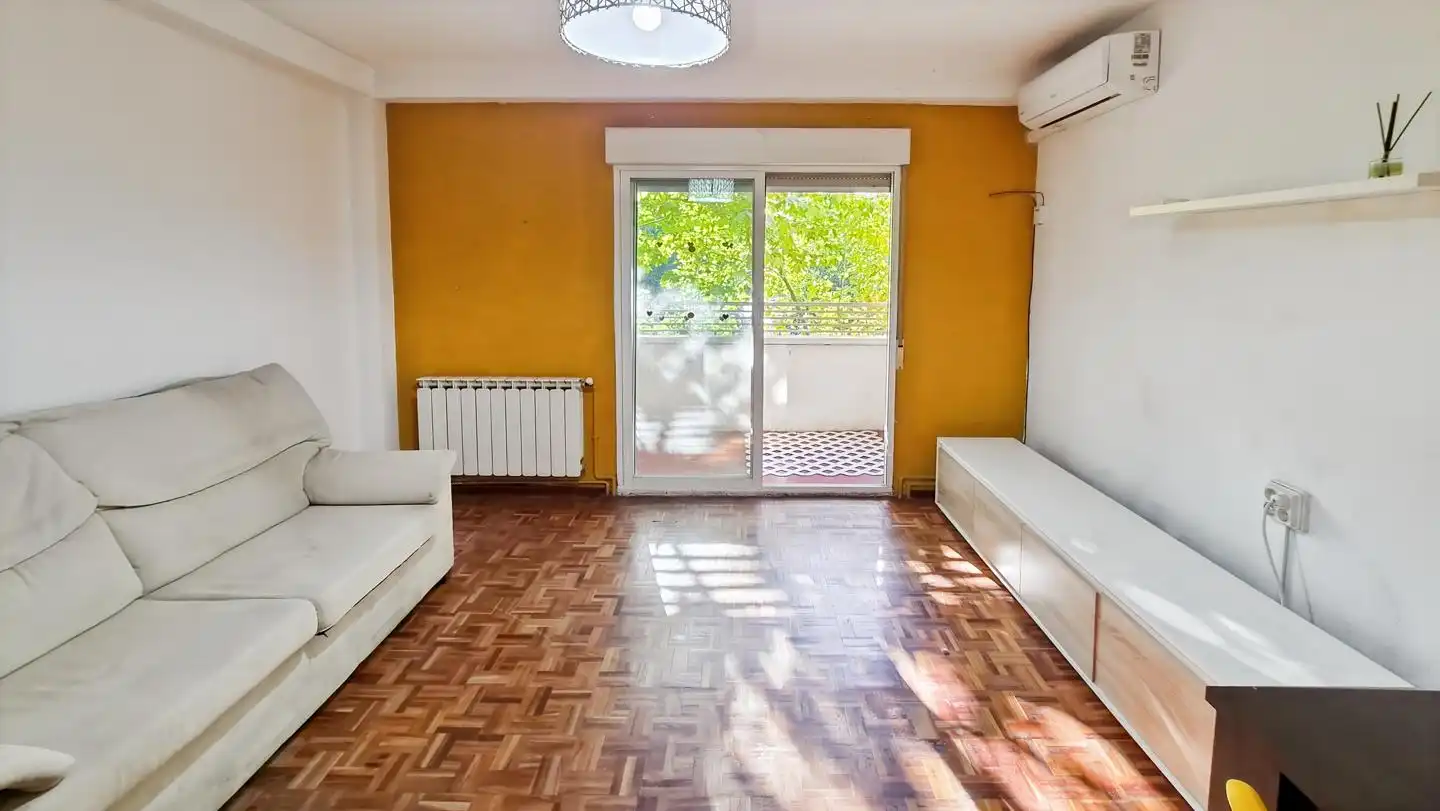 Piso en venta en Calle Aldeanueva de la Vera, Las Águilas