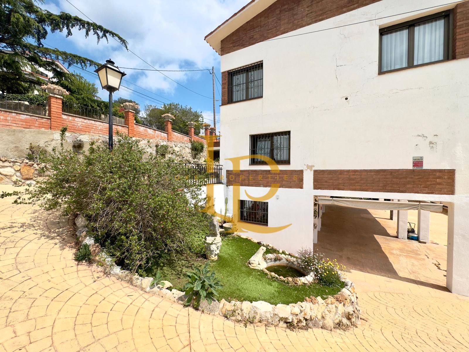 Vista exterior de Casa o xalet en venda en Sant Cugat del Vallès amb Calefacció, Jardí privat i Terrassa