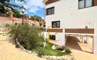 Vista exterior de Casa o xalet en venda en Sant Cugat del Vallès amb Calefacció, Jardí privat i Terrassa
