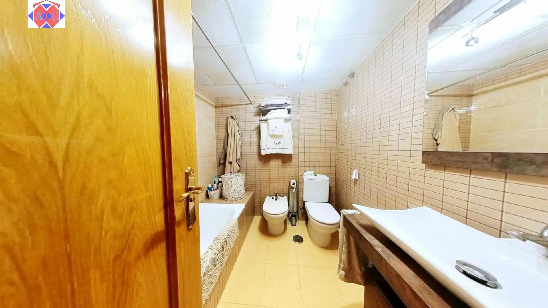 Badezimmer von Dachboden zum Verkauf in Lújar mit Klimaanlage, Terrasse und Möbliert