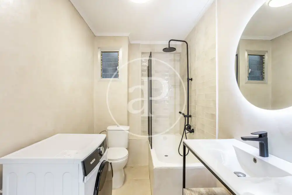 Badezimmer von Wohnung zur Miete in Valencia mit Klimaanlage, Heizung und Haustiere erlaubt